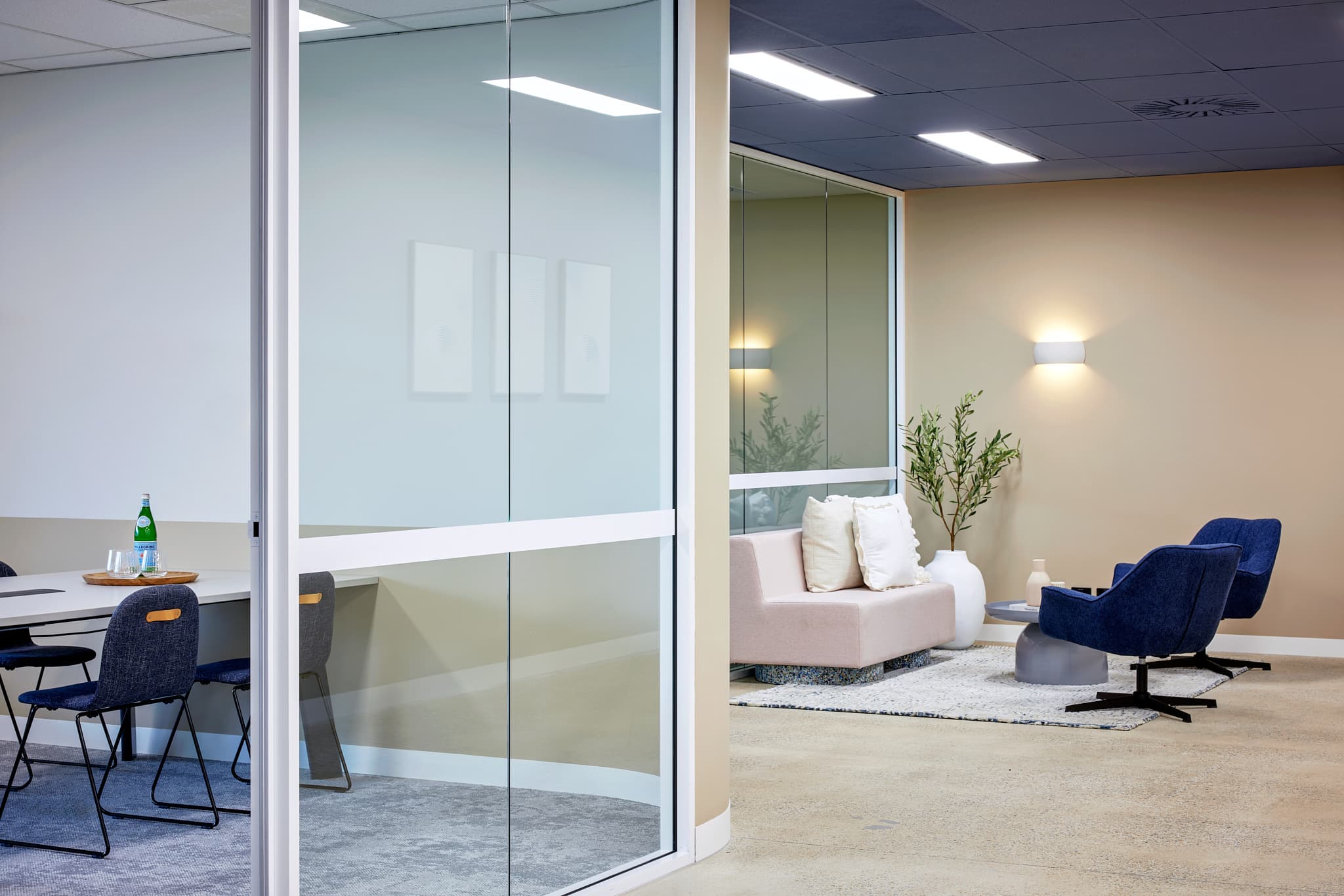 Brand New Fitted Suite in the Heart of Rhodes Quarter - Image 7
