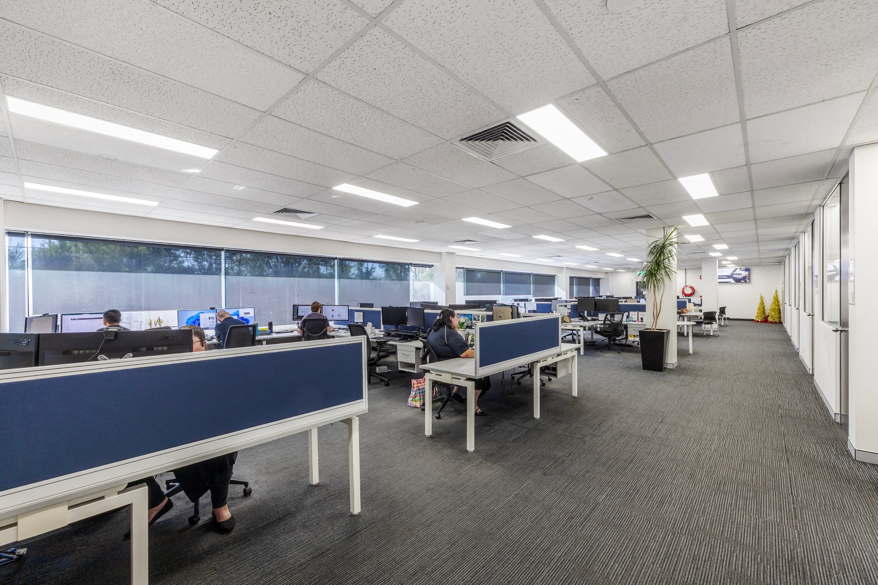 Modern Business Park Offering Corporate Office & High Clearance Warehouse Accommodation - Image 7