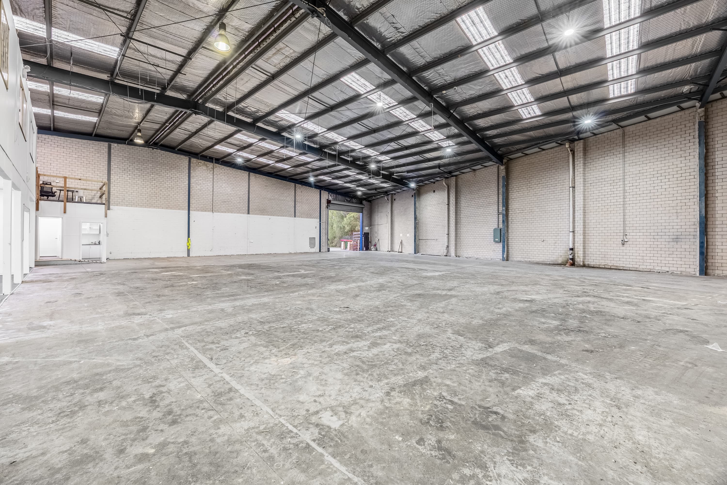 Main Road Exposure suitable to a variety of users -  Motivated Landlord - Image 7